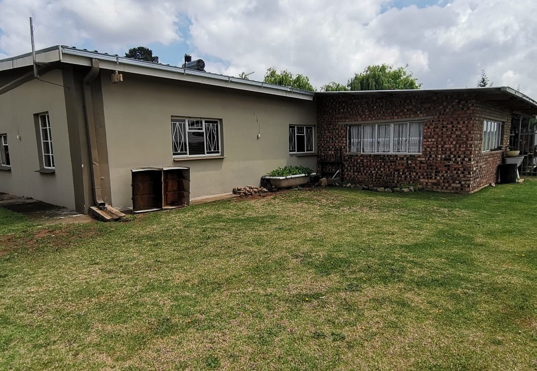 6 Bedroom Small Holding (Plot)  For Sale in Kromkloof | 1331847 |  Photo Number 1
