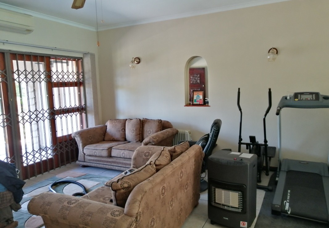3 Bedroom House  For Sale in Umtentweni | 1334645 |  Photo Number 7