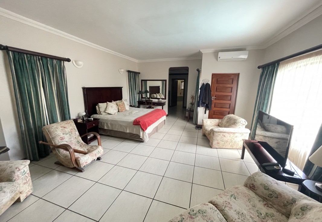 8 Bedroom House  For Sale in Umtentweni | 1336448 |  Photo Number 21