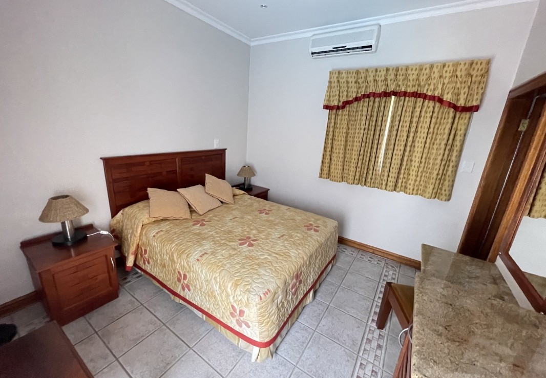 8 Bedroom House  For Sale in Umtentweni | 1336448 |  Photo Number 19
