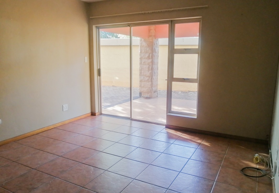 2 Bedroom   To Rent in Clubview | 1336834 |  Photo Number 2