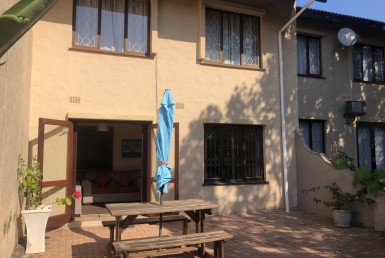 2 Bedroom Townhouse  For Sale in Shelly Beach Drive-in | 1338339 | Property.CoZa
