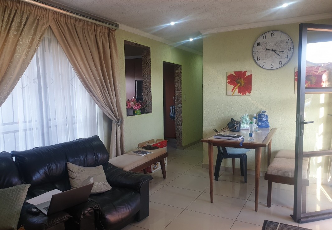 3 Bedroom House  For Sale in Etwatwa | 1339654 |  Photo Number 4