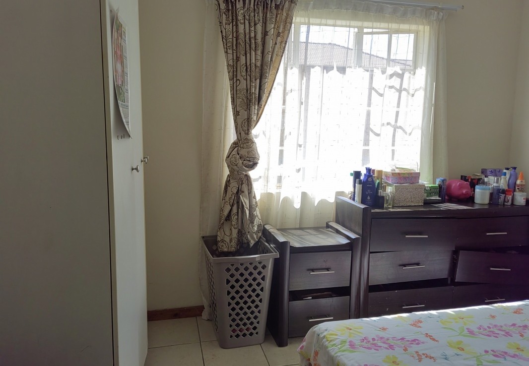2 Bedroom Apartment / Flat  For Sale in Karenpark | 1341851 |  Photo Number 13