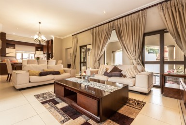 4 Bedroom House  For Sale in Fourways | 1342676 | Property.CoZa