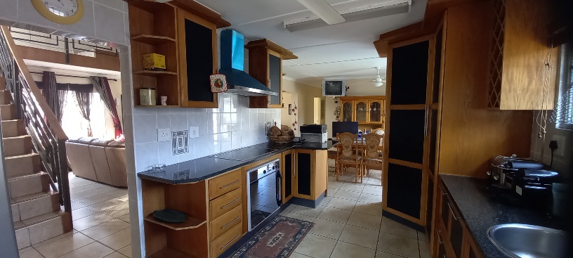 6 Bedroom House  For Sale in Veld And Vlei | 1343020 |  Photo Number 7
