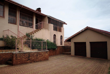 3 Bedroom House  For Sale in Laudium | 1345145 | Property.CoZa