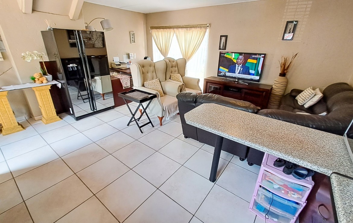2 Bedroom Townhouse  For Sale in Greenstone Hill | 1348742 |  Photo Number 8