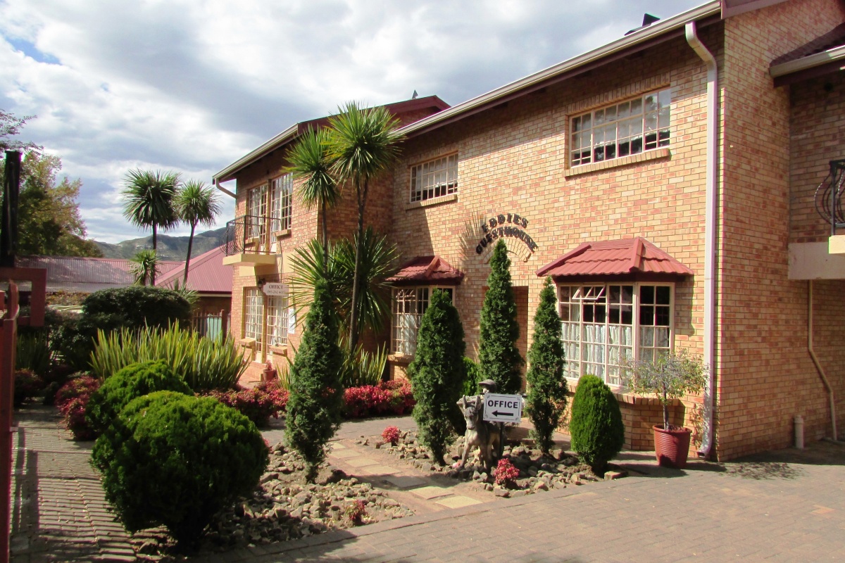 Guest House / Hotel  For Sale in Clarens | 1349956 | Property.CoZa