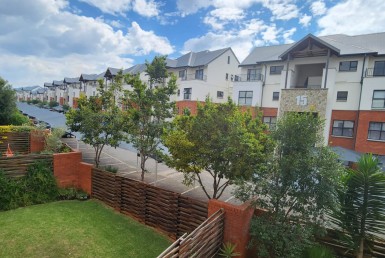 3 Bedroom Townhouse  For Sale in Greenstone Hill | 1350882 | Property.CoZa
