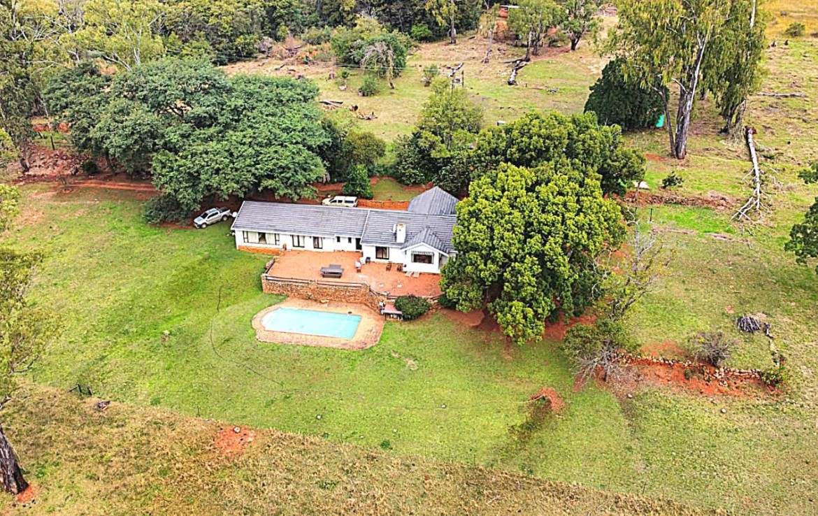 6 Bedroom Farm  For Sale in Dullstroom | 1351184 |  Photo Number 2