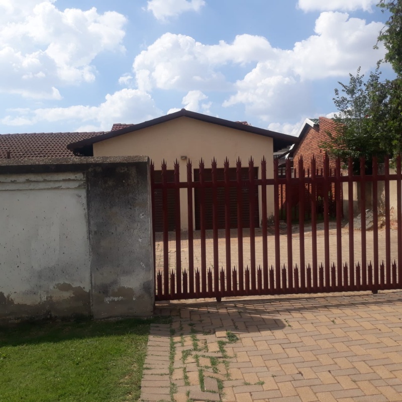 3 Bedroom House  To Rent in Birchleigh North | 1351744 | Property.CoZa