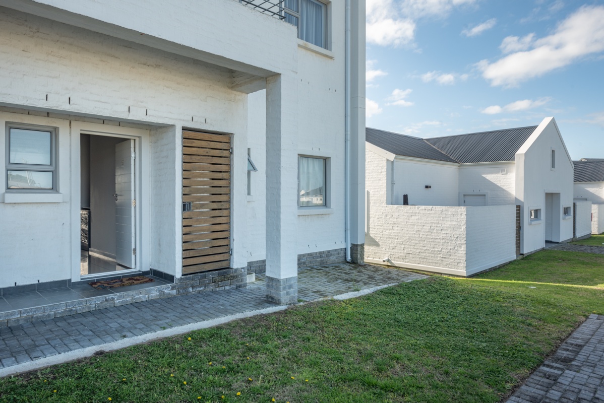 2 Bedroom Apartment / Flat  For Sale in Pinelands | 1353435 | Property.CoZa