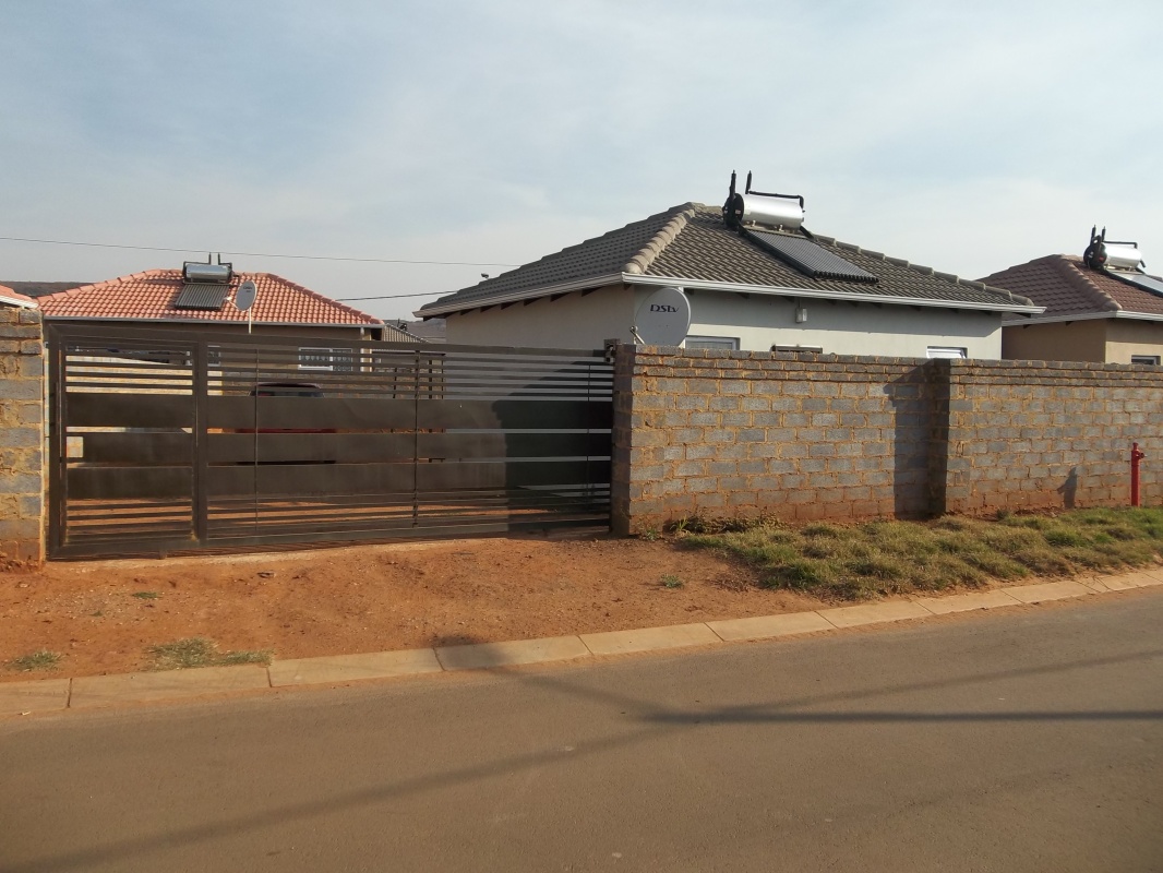 2 Bedroom House  For Sale in Lehae | 1353556 | Property.CoZa