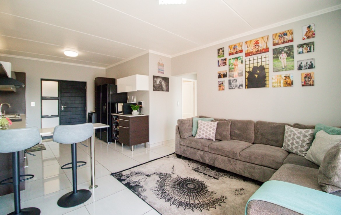 2 Bedroom Apartment / Flat  For Sale in Greenstone Hill | 1354829 |  Photo Number 2