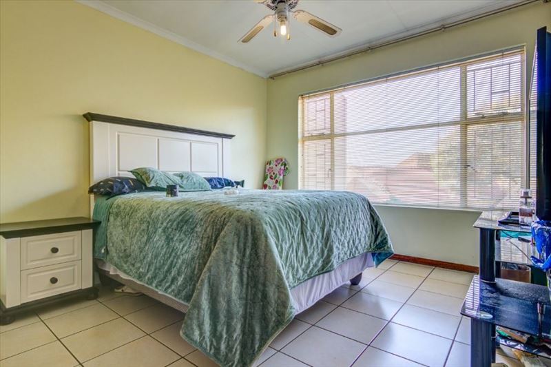 3 Bedroom Townhouse  For Sale in Glen Marais | 1355232 |  Photo Number 11