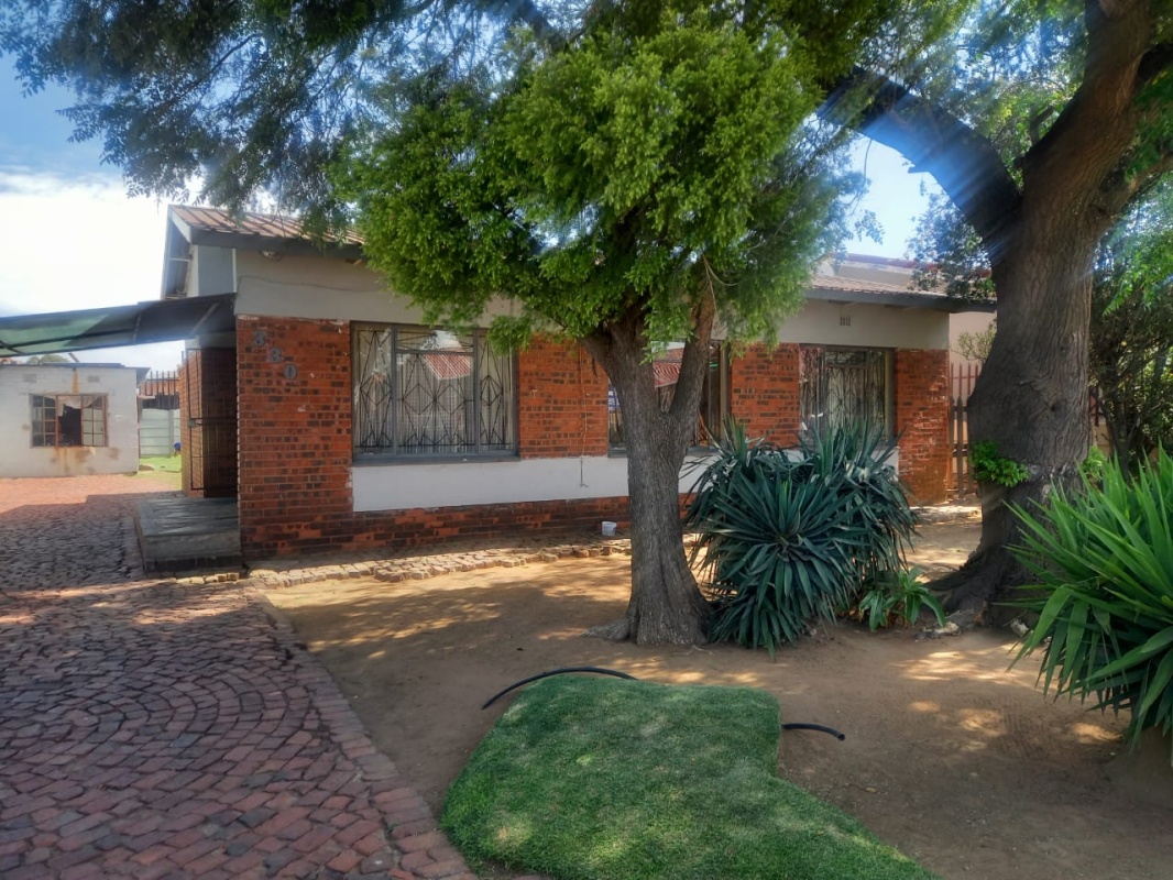 4 Bedroom House  For Sale in Reiger Park | 1357056 | Property.CoZa