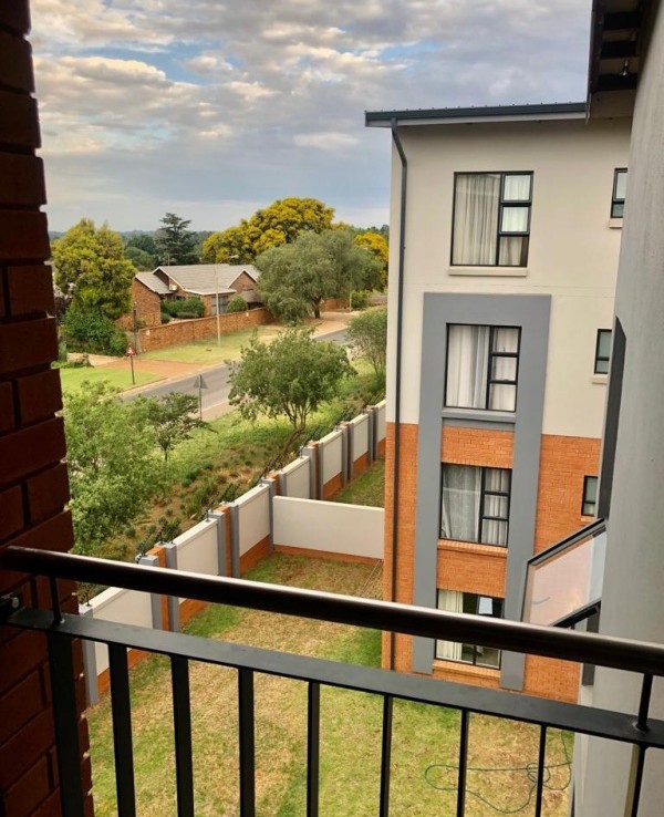 2 Bedroom Apartment / Flat  For Sale in Glen Marais | 1357674 |  Photo Number 13