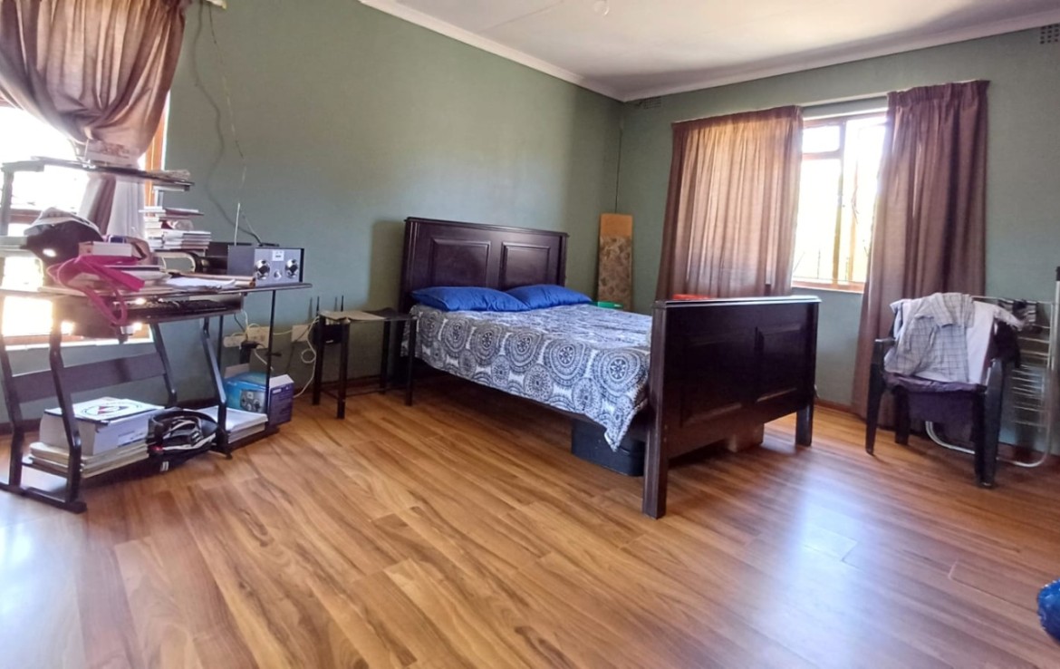 4 Bedroom House  For Sale in Belhar | 1358081 |  Photo Number 5