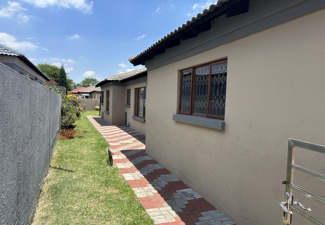 3 Bedroom House  For Sale in Amandasig Ext 2 | 1358085 |  Photo Number 8