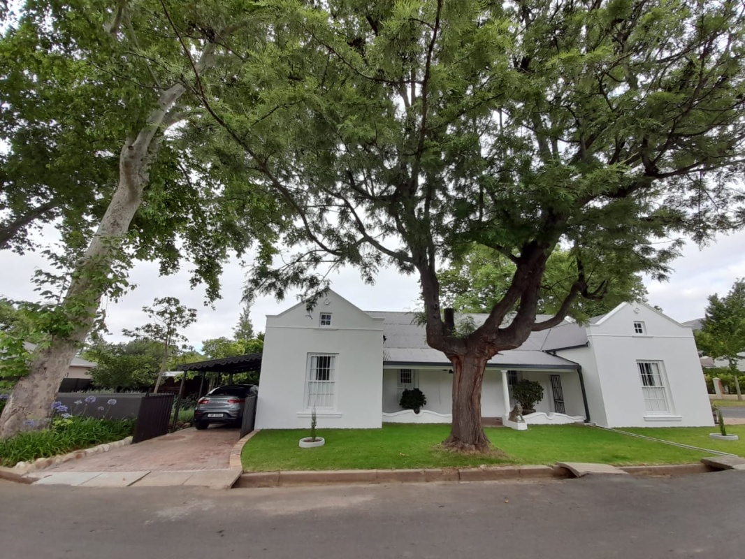 4 Bedroom House  For Sale in Villiersdorp | 1358190 | Property.CoZa