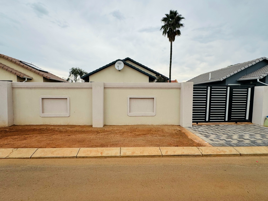 2 Bedroom House  For Sale in Dawn Park | 1358812 | Property.CoZa