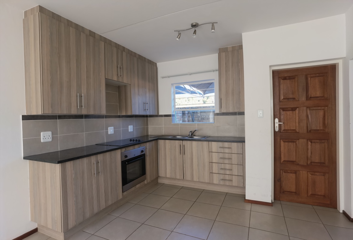 3 Bedroom Townhouse  To Rent in Theresapark | 1359743 | Property.CoZa