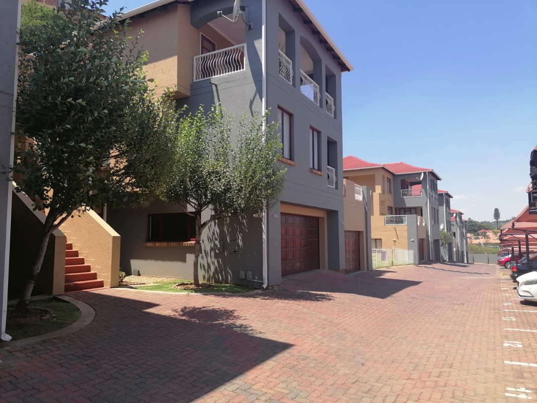 2 Bedroom Townhouse  For Sale in Winchester Hills | 1359971 | Property.CoZa