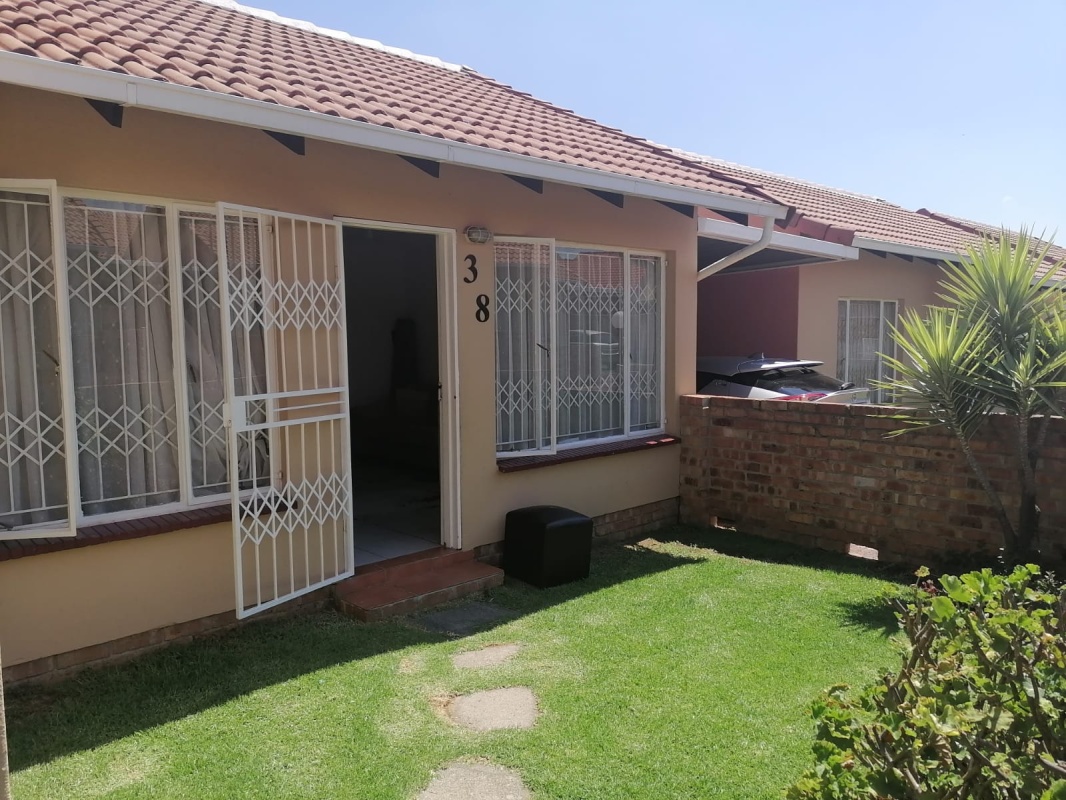 3 Bedroom Townhouse  For Sale in Ormonde | 1360008 | Property.CoZa
