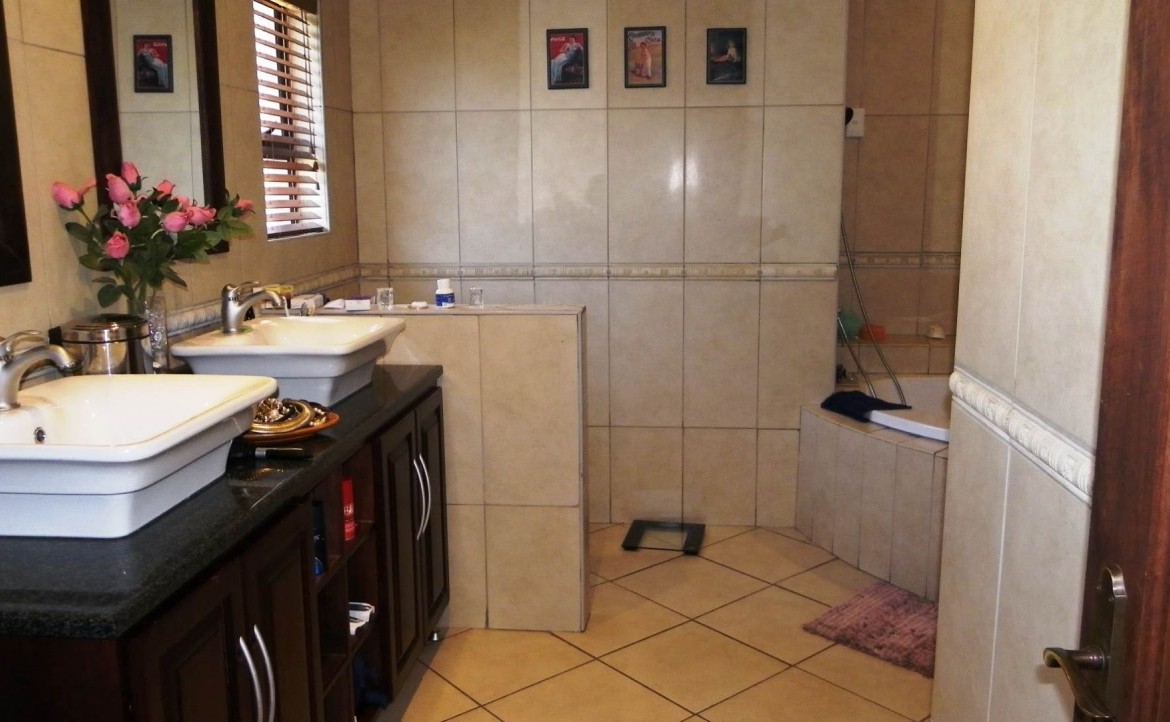 5 Bedroom   For Sale in Harrismith | 1249385 |  Photo Number 8