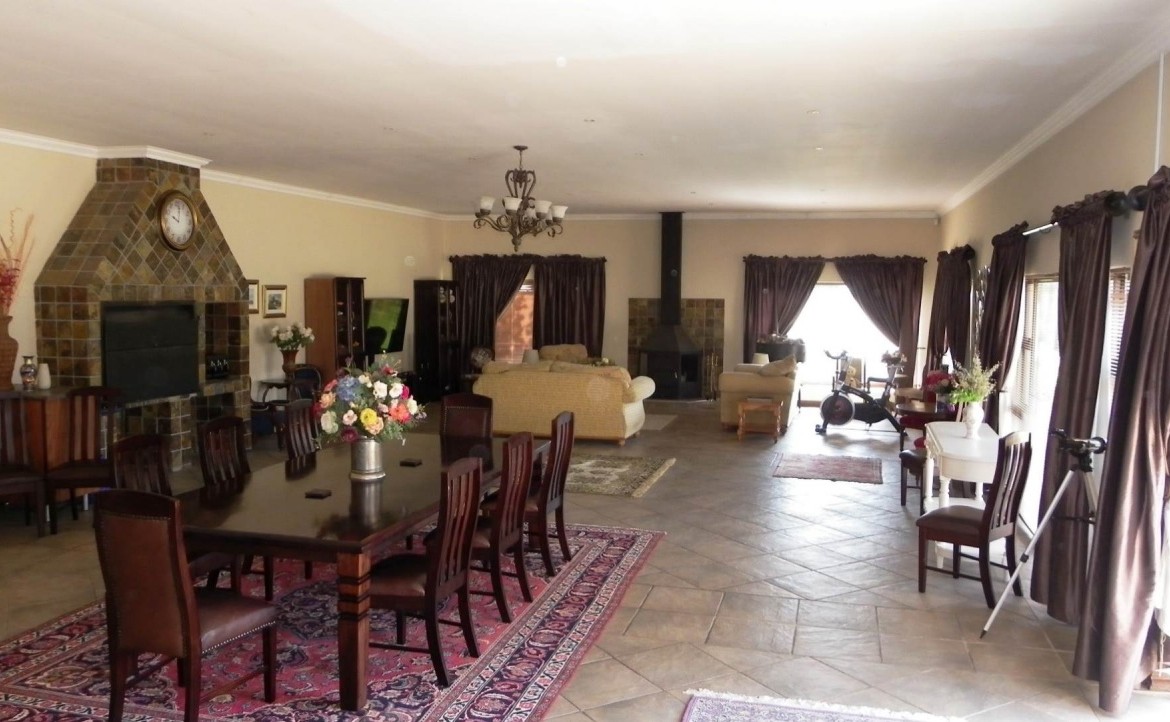 5 Bedroom   For Sale in Harrismith | 1249385 |  Photo Number 4