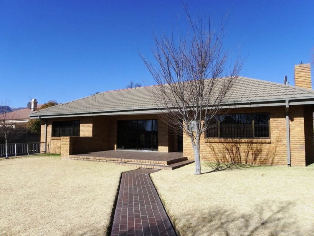 4 Bedroom House  For Sale in Harrismith | 1175991 | Property.CoZa