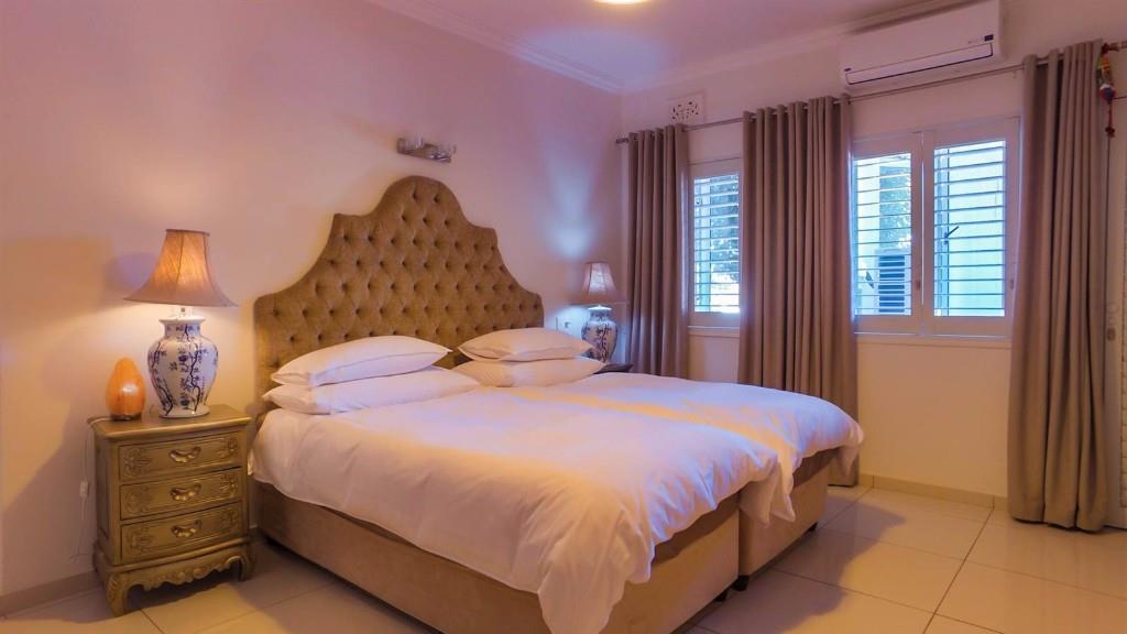 2 Bedroom Apartment / Flat  For Sale in Rondebosch | 955725 |  Photo Number 13