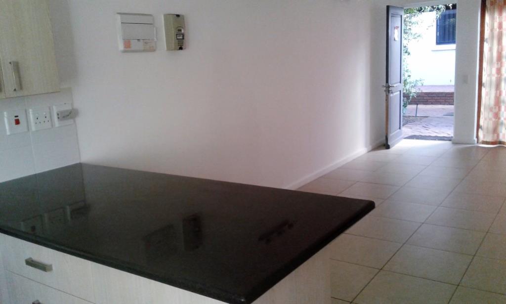 2 Bedroom Apartment / Flat  For Sale in Rondebosch Village | 915640 |  Photo Number 8