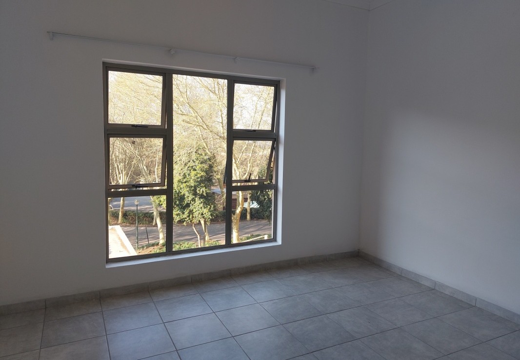 3 Bedroom Apartment / Flat  To Rent in Constantia Kloof | 1296307 |  Photo Number 12