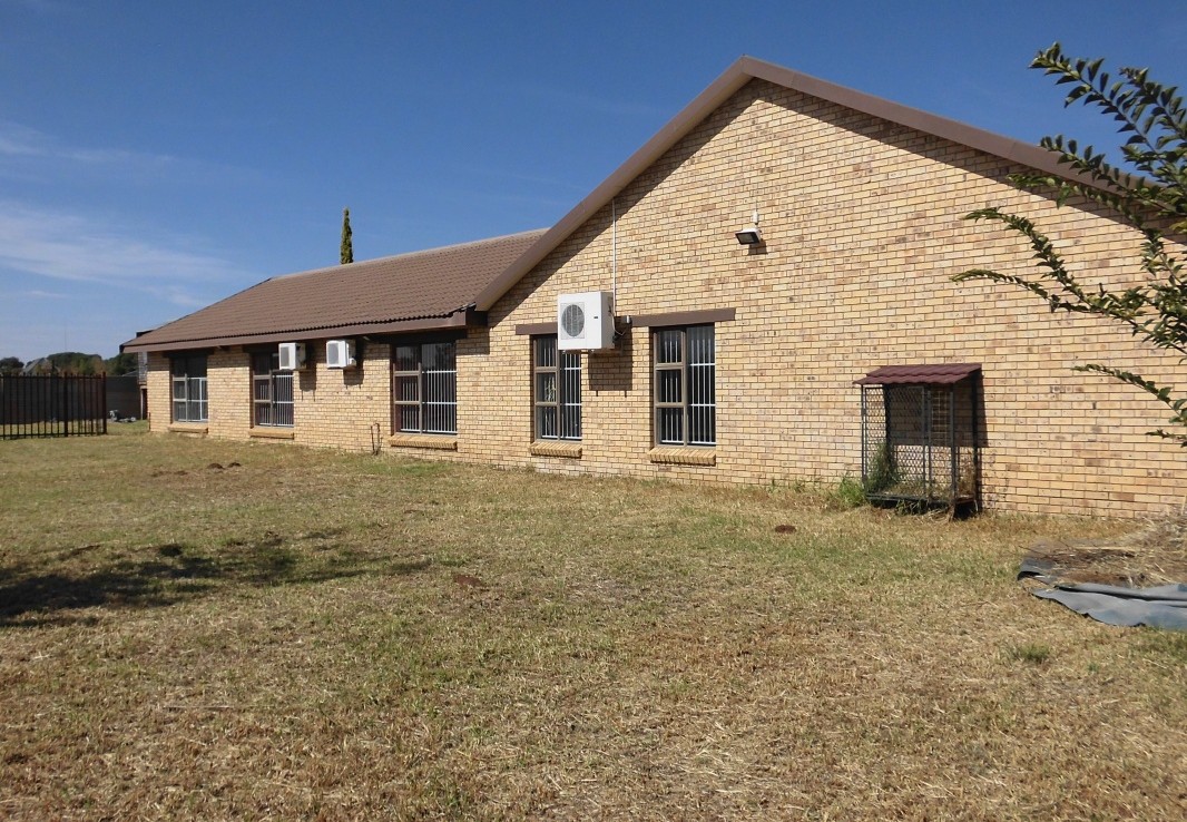 4 Bedroom Small Holding (Plot)  For Sale in Bainsvlei | 1323965 |  Photo Number 23